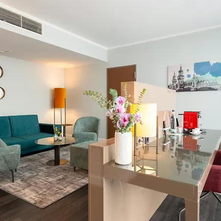 Leonardo Royal Alexanderplatz Hotel 4*