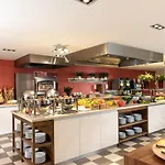 Hotel Leonardo Royal Alexanderplatz 4*