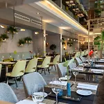 Hotel Leonardo Royal Alexanderplatz 4*