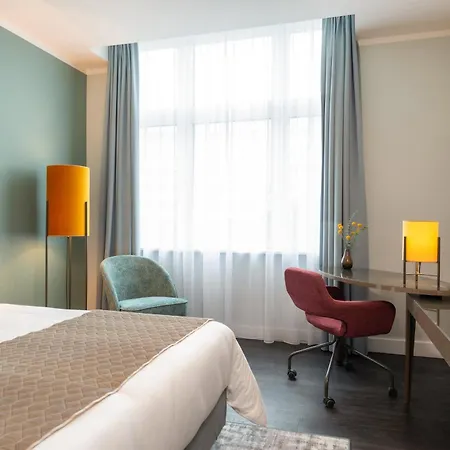 Hotel Leonardo Royal Alexanderplatz 4*