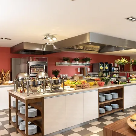 Leonardo Royal Alexanderplatz Hotel 4*