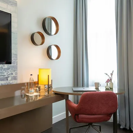 Hotel Leonardo Royal Alexanderplatz 4*