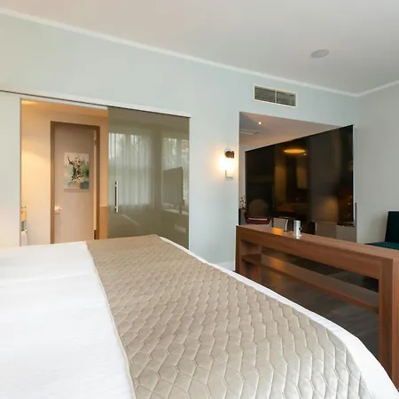 Leonardo Royal Alexanderplatz מלון 4*