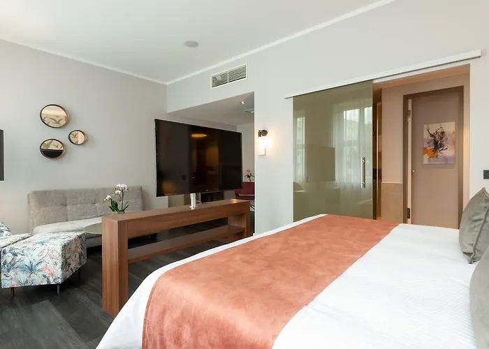 Leonardo Royal Alexanderplatz 4*