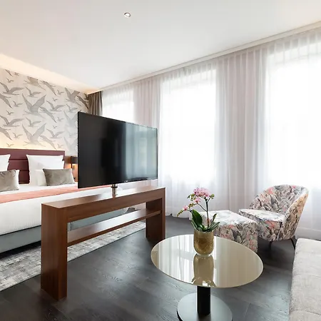 Hotel Leonardo Royal Hotel Berlin Alexanderplatz 4*